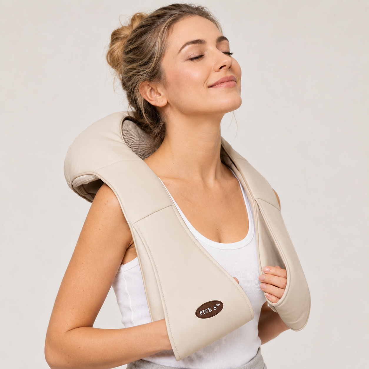Масажер для шиї та плечей Massager of Neck Kneading Бежевий