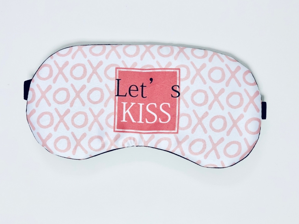Маска для сну Let is kiss